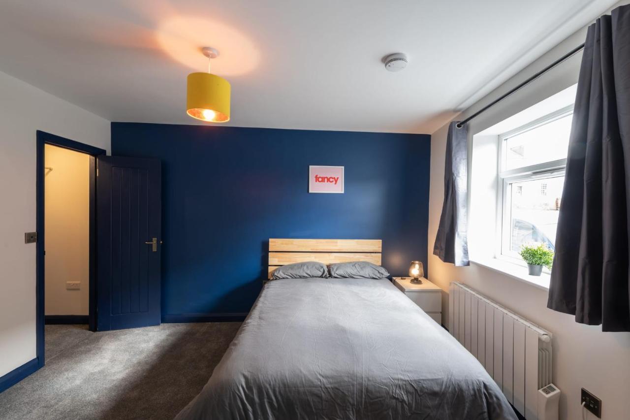 Easton 3 By Staystaycations Apartament