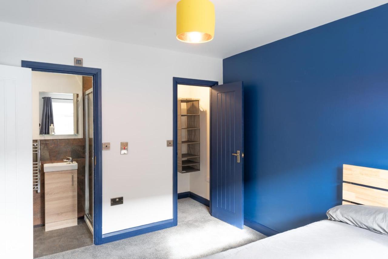 Apartament Easton 3 By Staystaycations